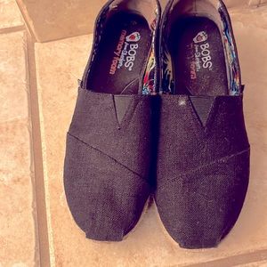 Size 9 Bob’s black flats